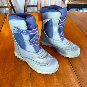 LL Bean Winter Gray Boots Snow Strap-up, Big Kids Size 6